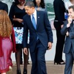 obamasarkocheckinggirl