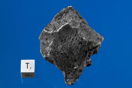meteorite-provient-debris-resulte-impact