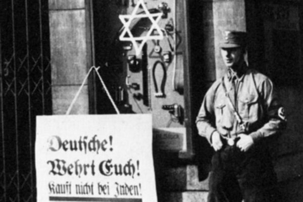 Le triomphe de la banalisation de l’antisémitisme en Europe Antisemitisme_Duitsland_1933