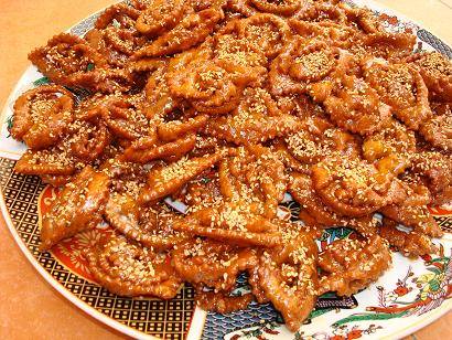 Chebakia-heaped-on-plate-2