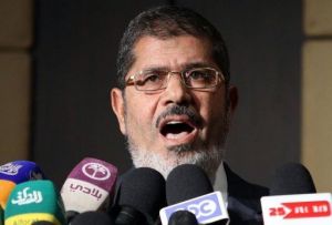 morsi-donne-une-conference-de-presse-au-caire-le-22-_731883