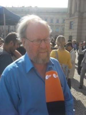 wolfgang_thierse_bebelplatz