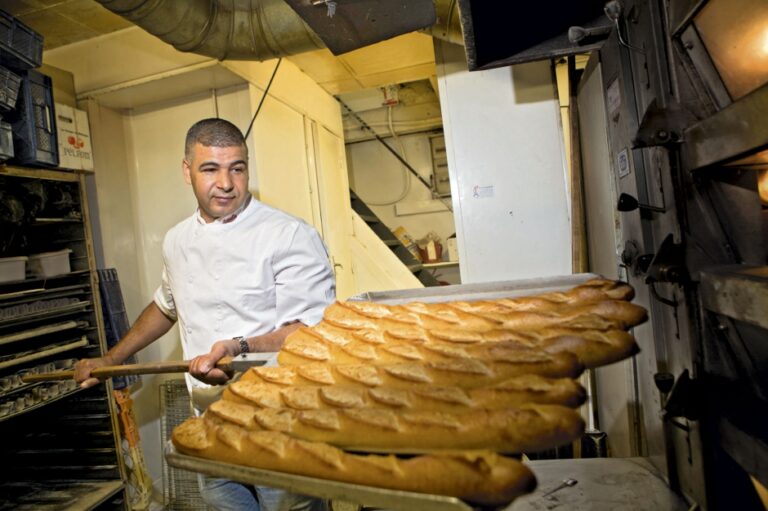 Les-baguettes-magiques-de-l-Elysee_article_landscape_pm_v8