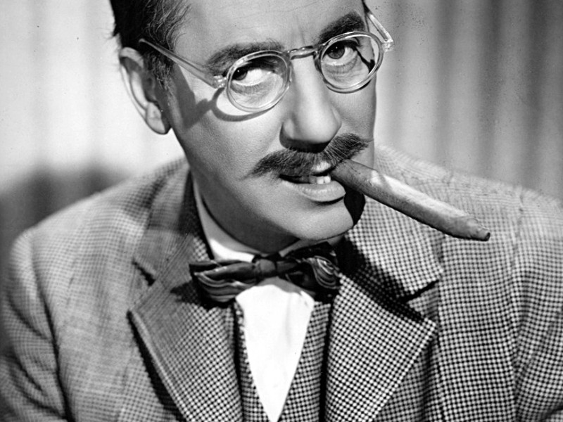 Groucho_Marx_-_portrait-800x600