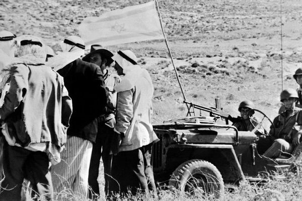 villageois-palestiniens-et-soldats-israeliens-durant-la-guerre-israelo-arabe-de-1948