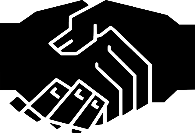 handshake-155938_640