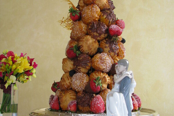 Croquembouche
