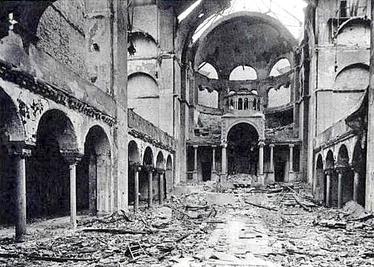 Interior_of_Berlin_synagogue_after_Kristallnacht