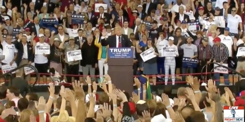 Trump-Salut-fasciste