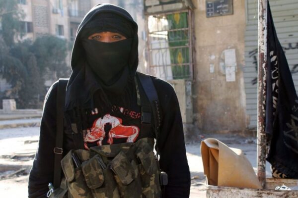 femme-djihadiste_5483672_0