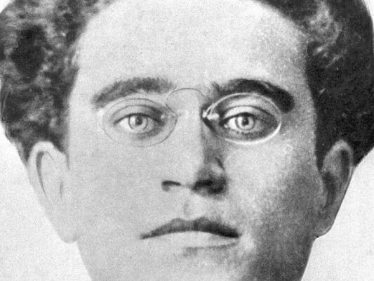 JE HAIS LE NOUVEL AN, PAR ANTONIO GRAMSCI. gramsci-533x421