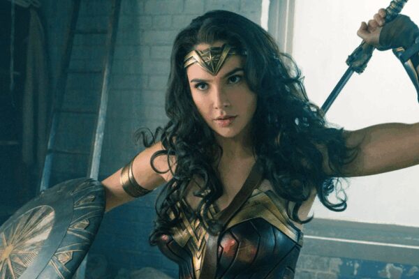 Wonder-Woman-suspendue-en-Tunisie