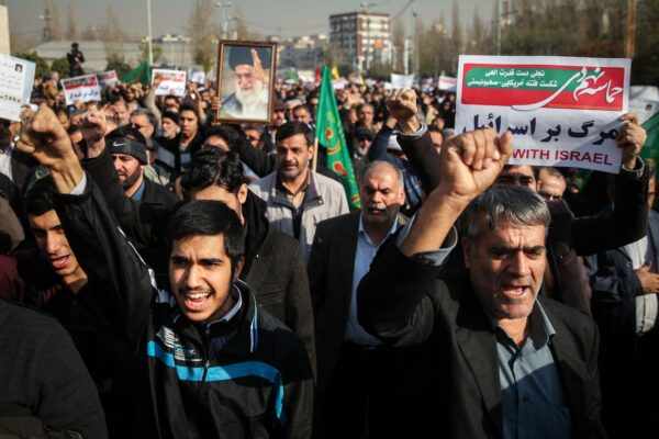 manif-d-iraniens-a-la-mosquee-de-l-imam-khomeiny-a-teheran