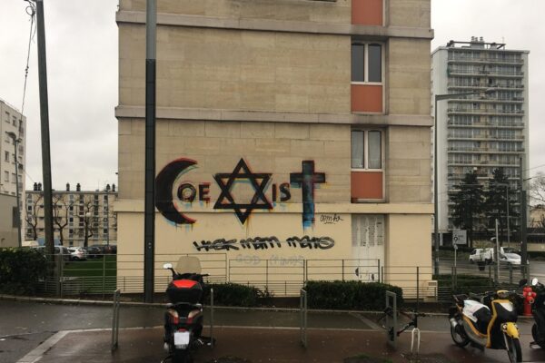 sarcelles-tag-mur-immeuble
