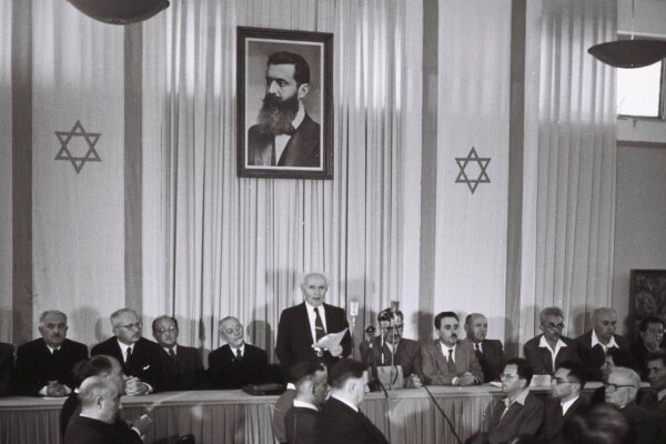 ben-gurion-reads-israel-s-declaration-of-inderpendence-in-tel-aviv_6053838
