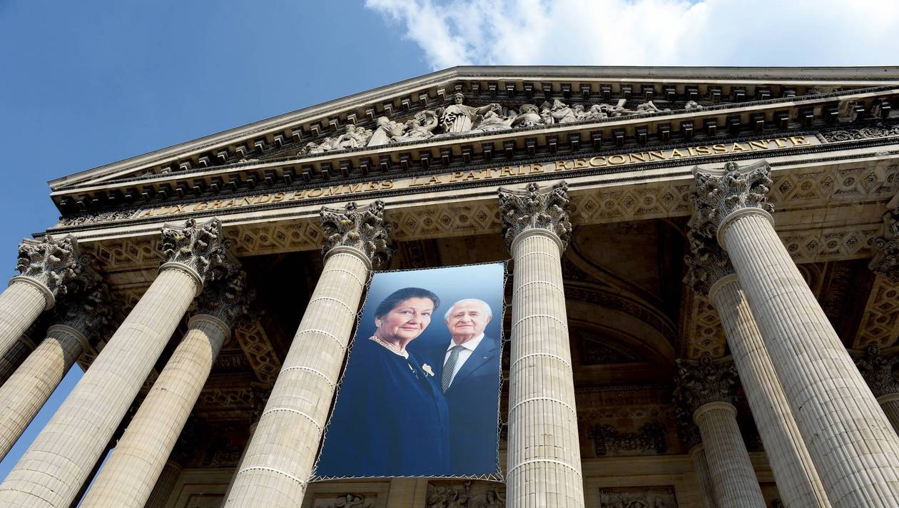 croix-taguees-sur-le-visage-de-simone-veil