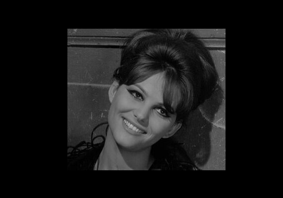 claudia-noir-et-blanc-ok