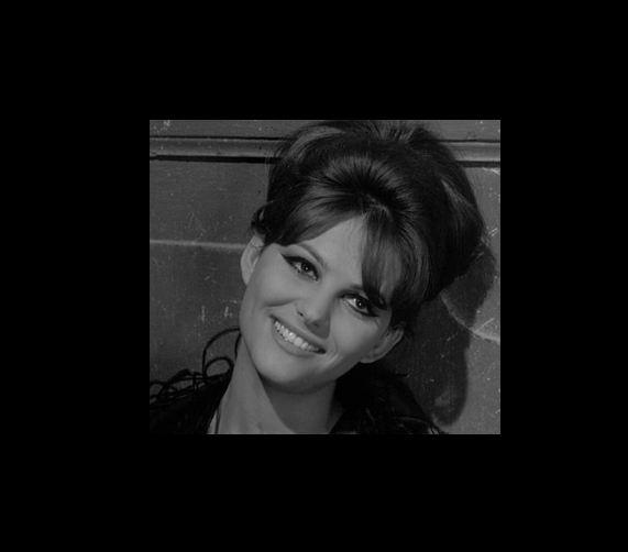 claudia-noir-et-blanc-ok