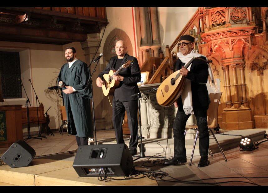 les-representants-des-trois-religions-monotheistes-complices-sur-scene-lors-de-cette-rencontre-musicale-photo-dna-1549548309