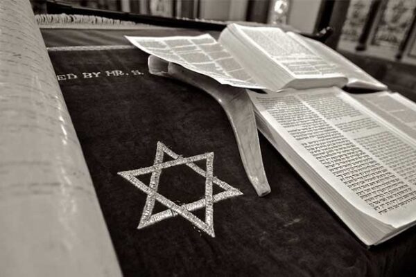 la-communaute-juive-ferme-ses-synagogues-le-jour-du-shabbat-une-premiere-dans-son-histoire