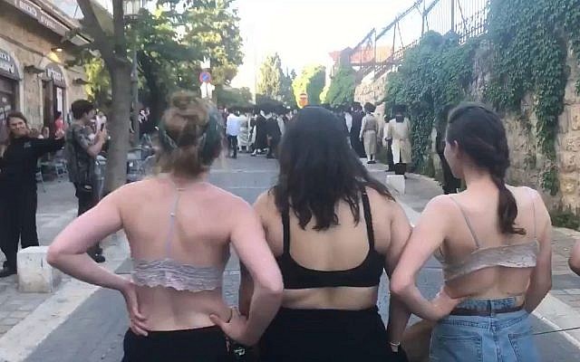 femmes-protest