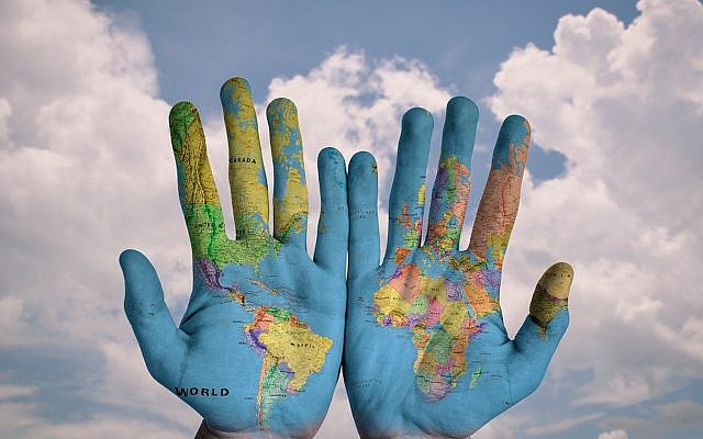 hands-600497_960_720-640x400
