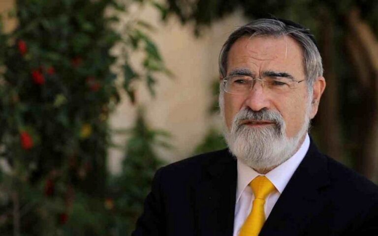 Rabbi-Sacks_Emeritus-Chief-Rabbi-1024x640
