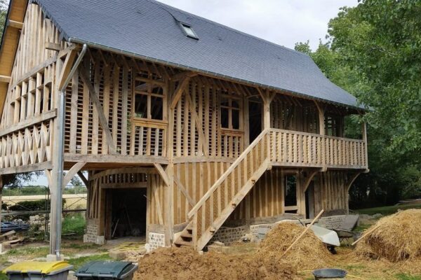 Le charpentier et sa maison fbe26b22559332b99ef309d6f8499bdc