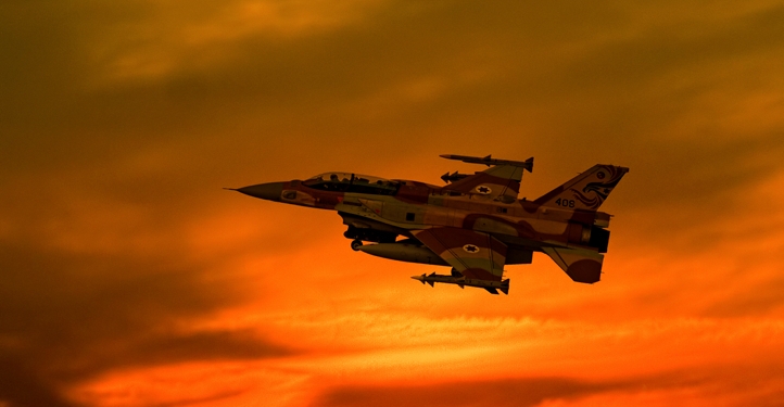 Avion-de-chasse-nuit-OZ-722x375