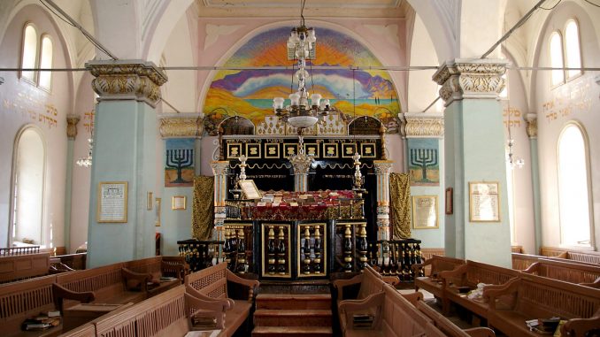 Oni_Synagogue-scaled-1-1-678x381
