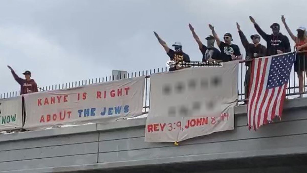 LAdemonstrators-102222