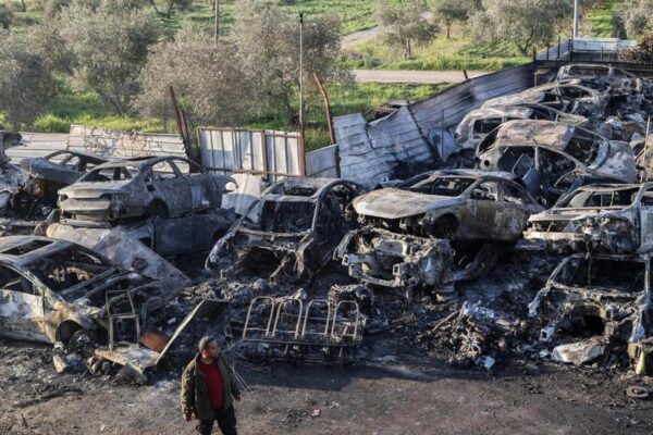 Choqué par les emeutes à Huwara, un Israélien recueille 460 000 euros pour les Palestiniens huwara3