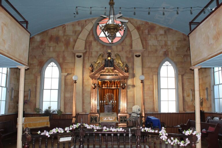 interior_synagogue