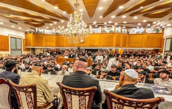 Rabbi_Pinto_son_new-678x381