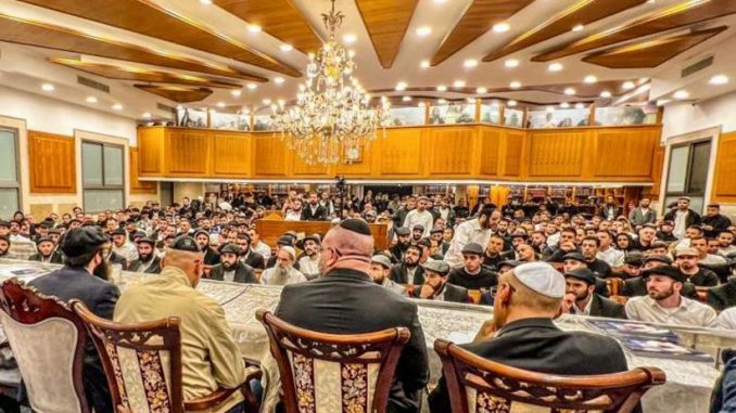 Rabbi_Pinto_son_new-678x381