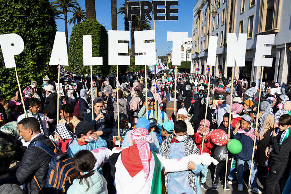 10 000 Marocains appellent à la fin des liens avec Israël et au boycott des marques qui « soutiennent » le pays 348Y26Z-highres-640x400