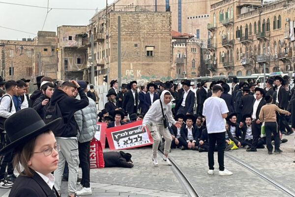 Pourquoi les juifs orthodoxes ne veulent-ils pas servir dans l’armée israélienne ? 58ortho1277